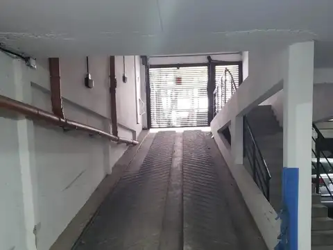 Cochera cubierta en exc ubicación. Hay varias.