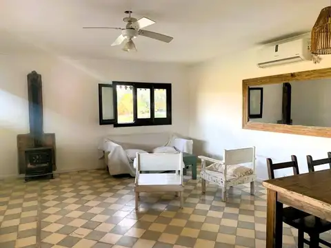 Casa 3 ambientes con 2 baños