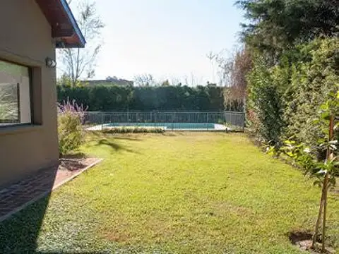 Casa en Venta en Ituzaingo, USD 280.000