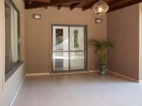 Casa en Venta en Ituzaingo, USD 280.000