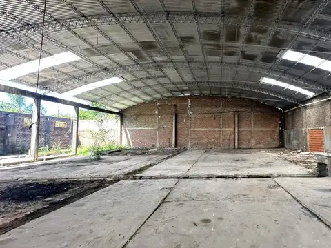 Galpon en Venta 27  mts Fondo