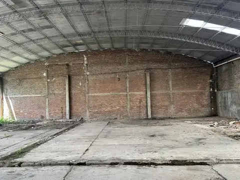 Galpones en San José de 200m2 cubiertos