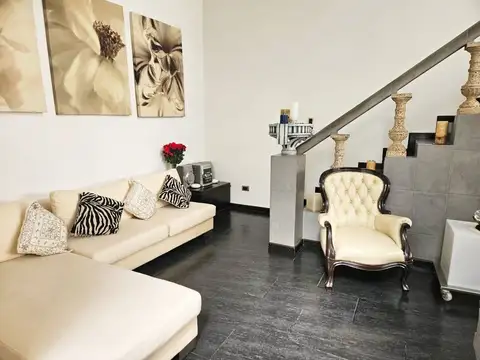 Depto Tipo Casa en Venta de 3 ambientes