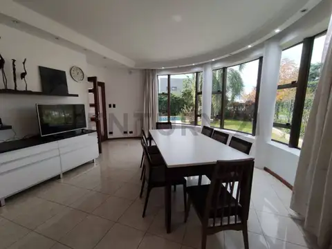 Casa en Venta en Ntra. Sra. Del Rosario, USD 800.000