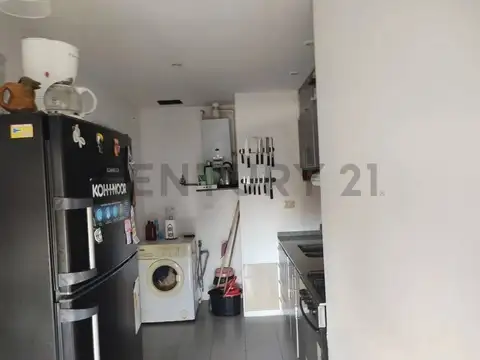 EXCELENTE DEPARTAMENTO EN VENTA DE 3 AMBIENTES, UBICADO EN TEMPERLEY, LOMAS DE ZAMORA.