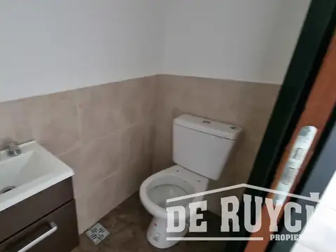 Casa 3 ambientes con 2 baños