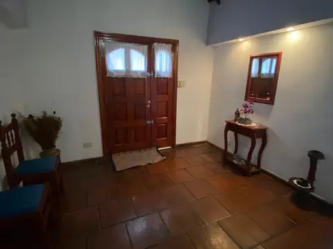 Casa 5 ambientes con 4 baños