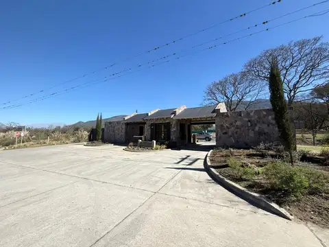 El Retiro, Ruta Provincial 28 100