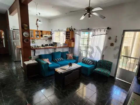 Casa 4 ambientes con 3 baños