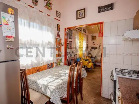 VENTA CASA 3 AMB. LOTE 400M2 VILLA TESEI - PERMUTA