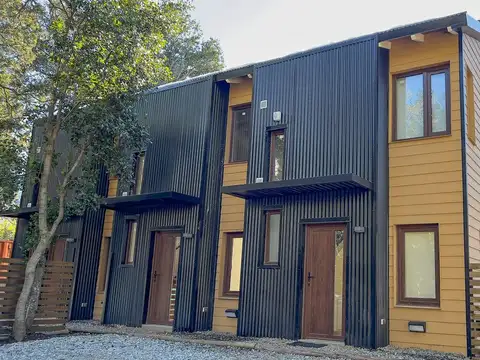 Casa en PH con patio propio y estacionamiento