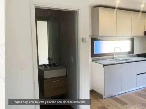 Depto Tipo Casa en Venta con 1 cocheras