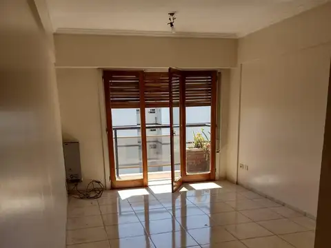Departamento en Alquiler en Villa Ballester, $ 550.000