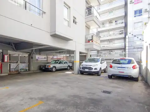 Cordoba  al 2500, entre Ricardo gutierrez y Entre rios