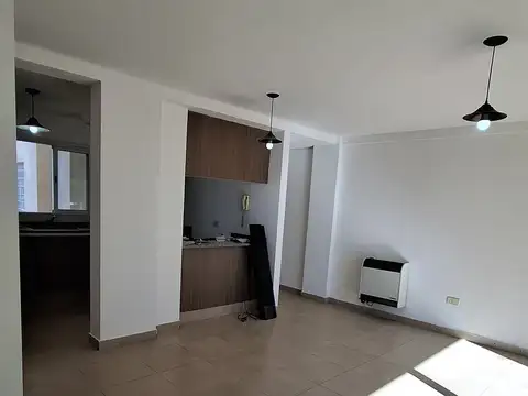 Depto. de 3 amb. con cochera en alquiler | Berazategui Centro