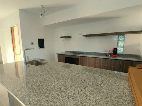 Casa en Venta en Moreno, USD 149.000