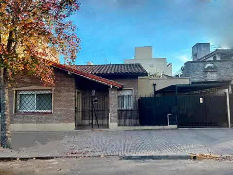 Chalet Ituzaingo Norte en muy buen estado