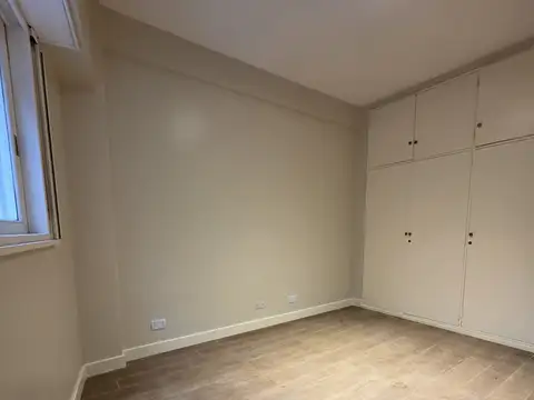 RECOLETA: Alquiler Moderno Departamento 3 ambientes con balcón y amplio patio total 88m2