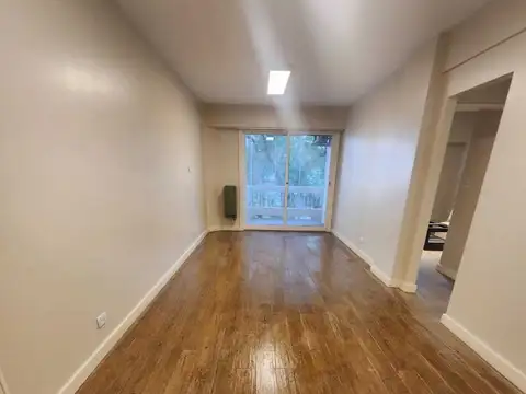 RECOLETA: Alquiler Moderno Departamento 3 ambientes con balcón y amplio patio total 88m2