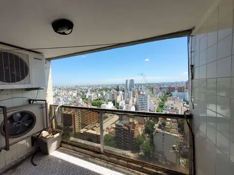 Alquiler 24 Meses en Caballito. Departamento de 4 Ambientes y Dependencia. Vista Panorámica. Cochera optativa