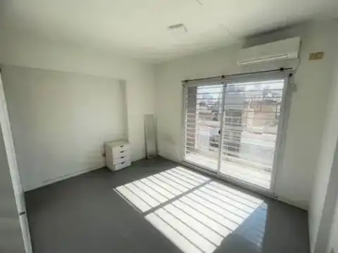 ALQUILER MONOAMBIENTE CON BALCÓN FRANCES CONTRAFRENTE CONSTITUCIÓN