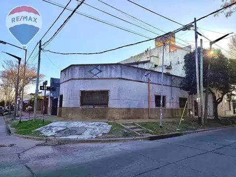 Venta casa 5 amb Ballester Local Quincho Terraza