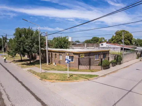 EN VENTA - CASA EN ESQUINA 3 DORMITORIOS - PUEBLO ESTHER