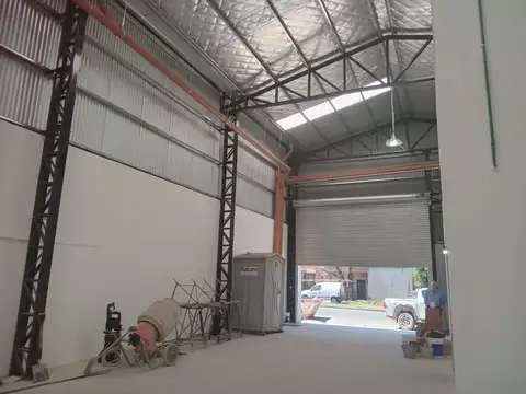 Galpon en Alquiler 10  mts Frente