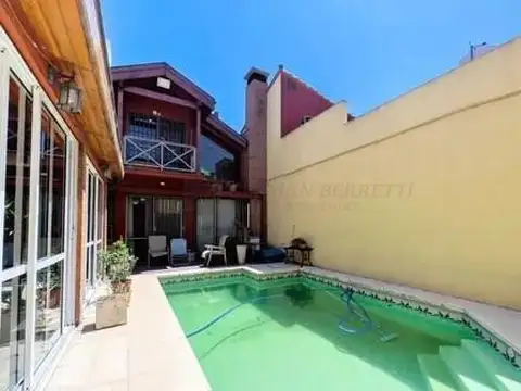 Casa de 5 Ambientes en Venta,  Quinta Gally Avellaneda, G.B.A. Zona Sur