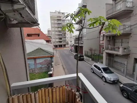 3 AMB AL FRENTE - DOS BAÑOS COMPLETOS- PATIO Y COCHERA