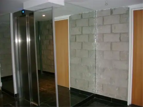 Av Directorio 3000, Piso 8