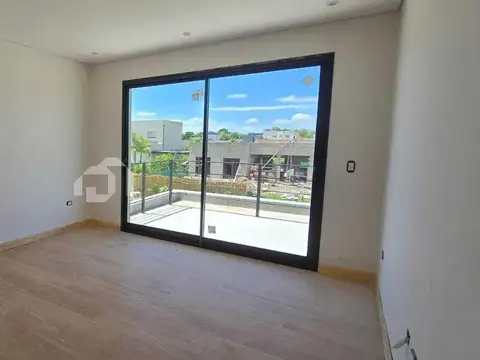 Casa  en Venta en Santa Lucia, Pilar del Este, Pilar