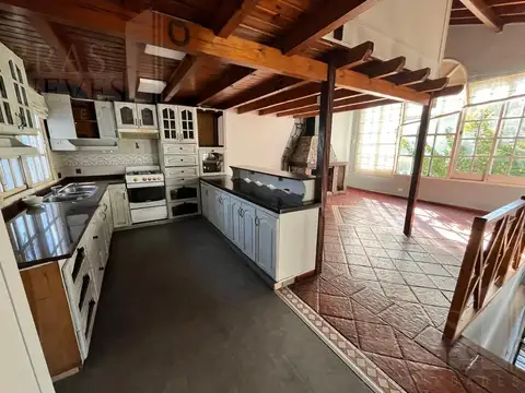 Depto Tipo Casa en Alquiler de 3 ambientes