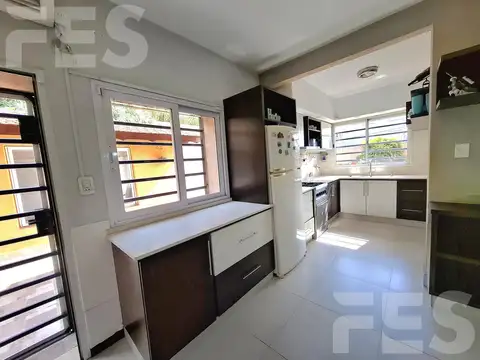 VENTA CASA 7 AMBIENTES - LOMAS DE ZAMORA