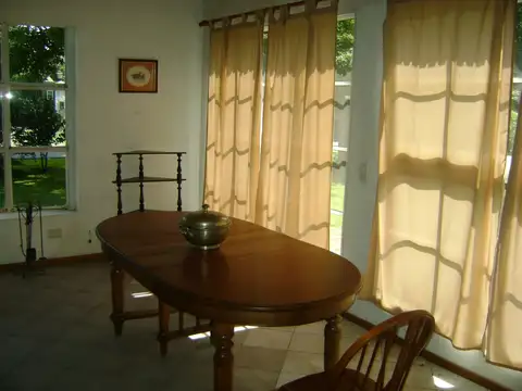 Casa 5 ambientes con 3 baños