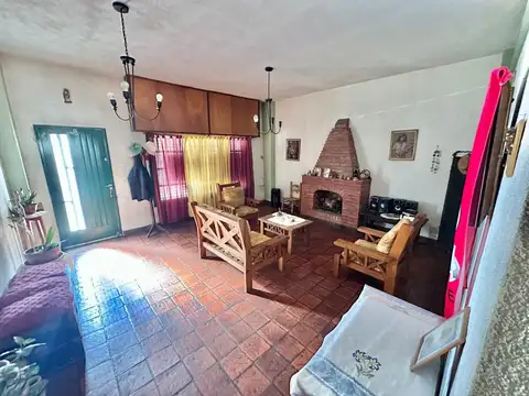 Venta casa 4 ambientes con quincho jardin y garage