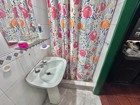 Venta casa 4 ambientes con quincho jardin y garage