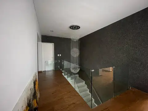 Casa en alquiler en Tristan Suarez