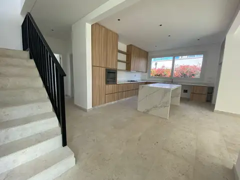 Casa en Venta al Oeste