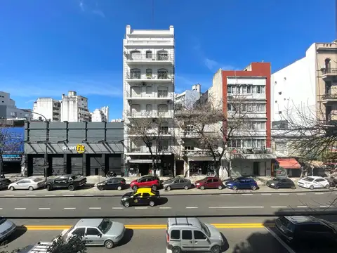 3 ambientes con dependencia, balcón amplio, luminoso - Villa Crespo