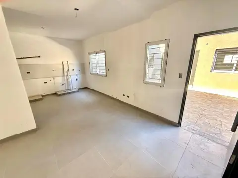 Depto Tipo Casa en Venta de 3 ambientes