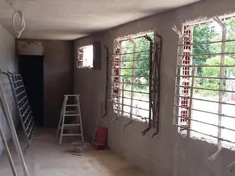 Casa 5 ambientes con 1 baño