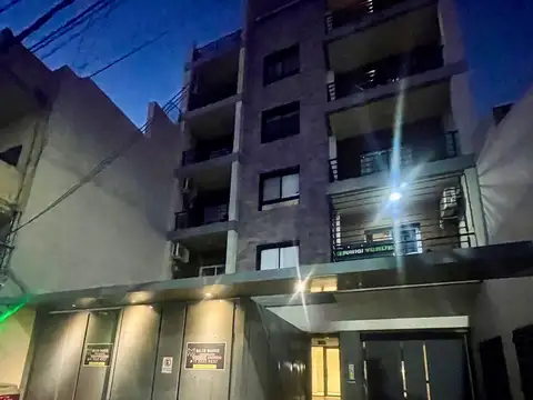 VENTA DE COCHERA - CASEROS - TRES DE FEBRERO