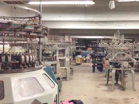 Galpon 430m2 mas vivienda 6 Amb en Pta alta