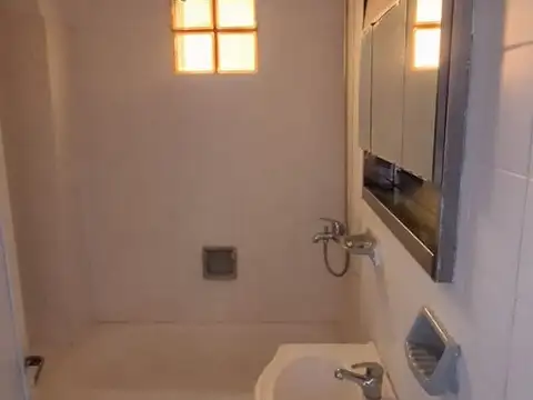 FLORESTA.SEGUROLA AL900. DTO.4 AMB.CON HERMOSO BALCON.MUY LUMINOSO PARA ACTUALIZAR.!BAJAS EXPENSAS