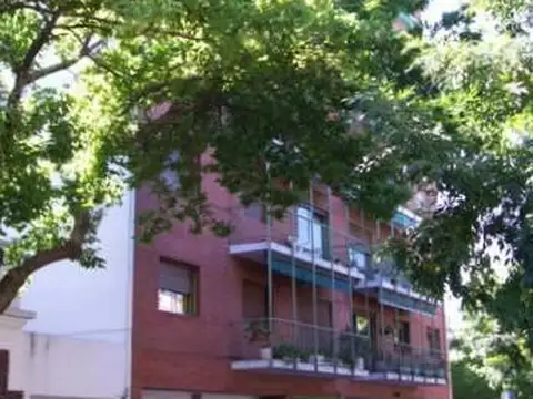 2 AMBIENTES CON PATIO EN FLORESTA