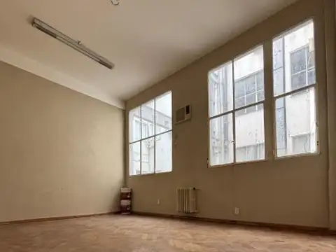 Excelente oportunidad  hermosa oficina en venta en el barrio de Monserrat.