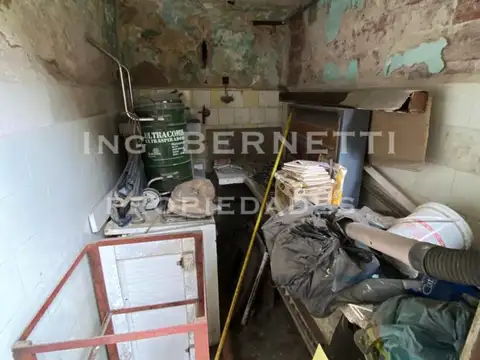 Pje J Julian Perez 500, Piso PB