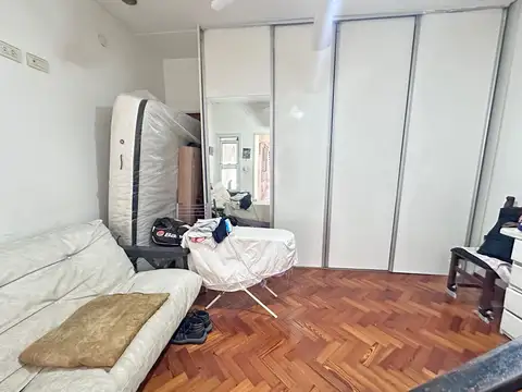 CASA 5 AMBIENTES CON PISCINA Y QUINCHO