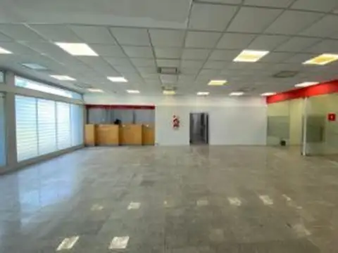 Local en Alquiler en Campana, USD 3.569